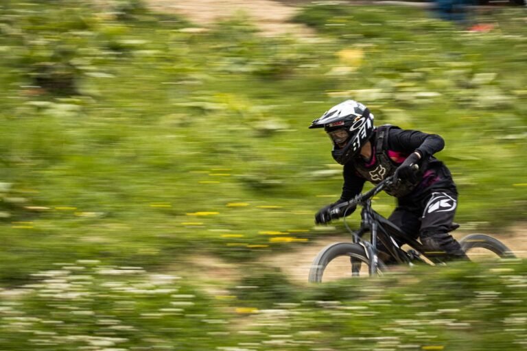 Vélo tout-terrain (VTT) électrique : l&rsquo;allié des amateurs de sensations fortes