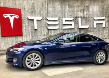 tesla bleue