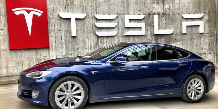 tesla bleue