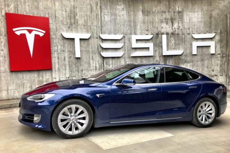 Comparaison entre la Tesla Model 3 et la Renault Zoé : Quelle est la meilleure option ?