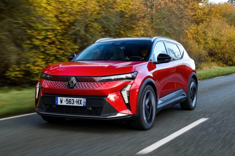 Renault Scénic E-Tech : Un Véhicule Familial Électrique Crédible
