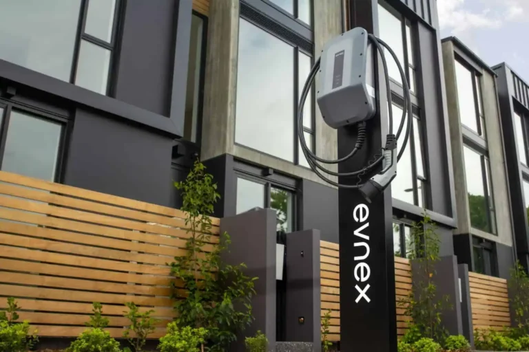 Les bornes de recharge au travail : un enjeu clé pour l’avenir de la mobilité durable