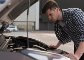 Peut-on charger une batterie AGM avec un chargeur standard ?