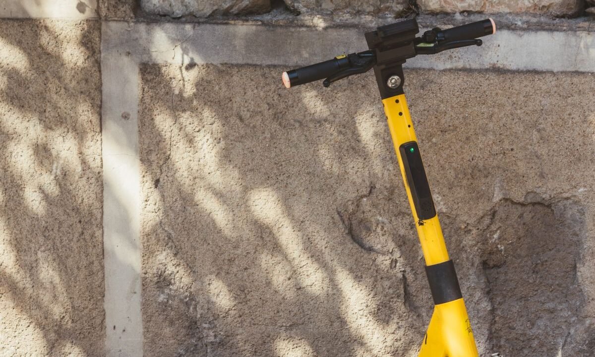 Trottinette électrique 800 W : ce que la puissance change sur 24 fiches constructeur